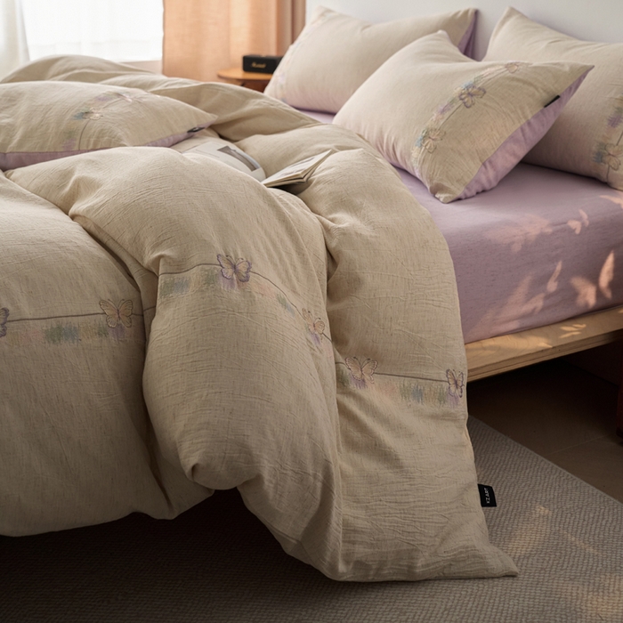 91家纺网 家纺一手货源 找家纺 卡姿家纺 2026春夏天丝棉麻裸感超柔四件套— 梦蝶 梦蝶米白