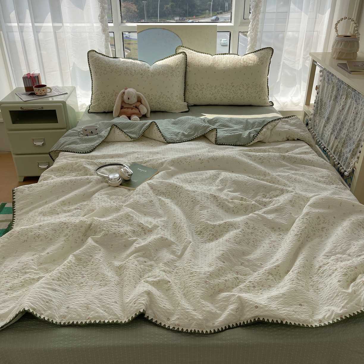 91家纺网 家纺一手货源 找家纺 几禾 2026春夏新款泡芙纱贝壳边夏被夏凉被空调被四件套 欧包-浅夏花信