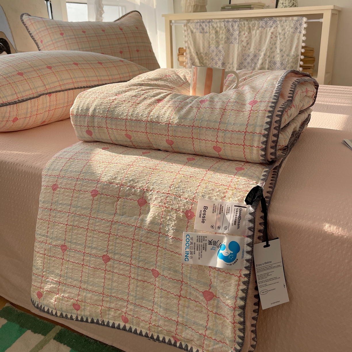 91家纺网 家纺一手货源 找家纺 几禾 2026春夏新款泡芙纱贝壳边夏被夏凉被空调被四件套 欧包-格格心