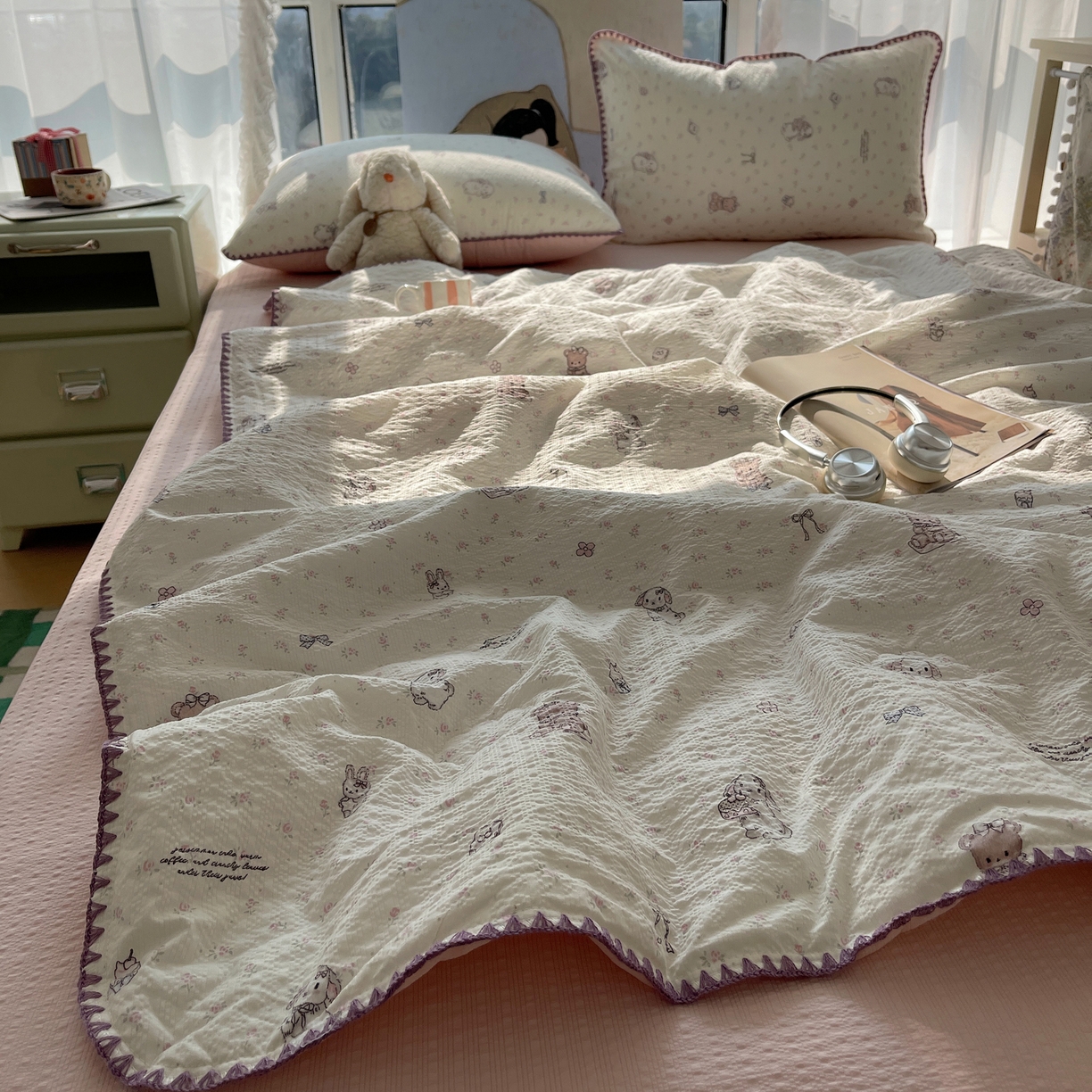 91家纺网 家纺一手货源 找家纺 几禾 2026春夏新款泡芙纱贝壳边夏被夏凉被空调被四件套 欧包-悦悦小兔