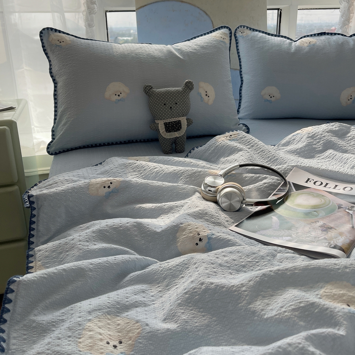 91家纺网 家纺一手货源 找家纺 几禾 2026春夏新款泡芙纱贝壳边夏被夏凉被空调被四件套 欧包-蓝领结狗