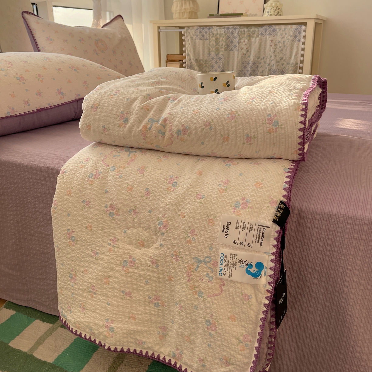 91家纺网 家纺一手货源 找家纺 几禾 2026春夏新款泡芙纱贝壳边夏被夏凉被空调被四件套 欧包-碎花藏甜