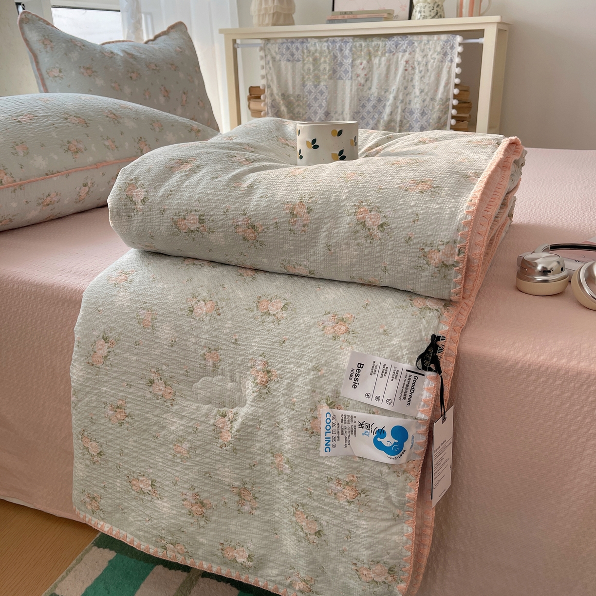 91家纺网 家纺一手货源 找家纺 几禾 2026春夏新款泡芙纱贝壳边夏被夏凉被空调被四件套 欧包-柔诗意