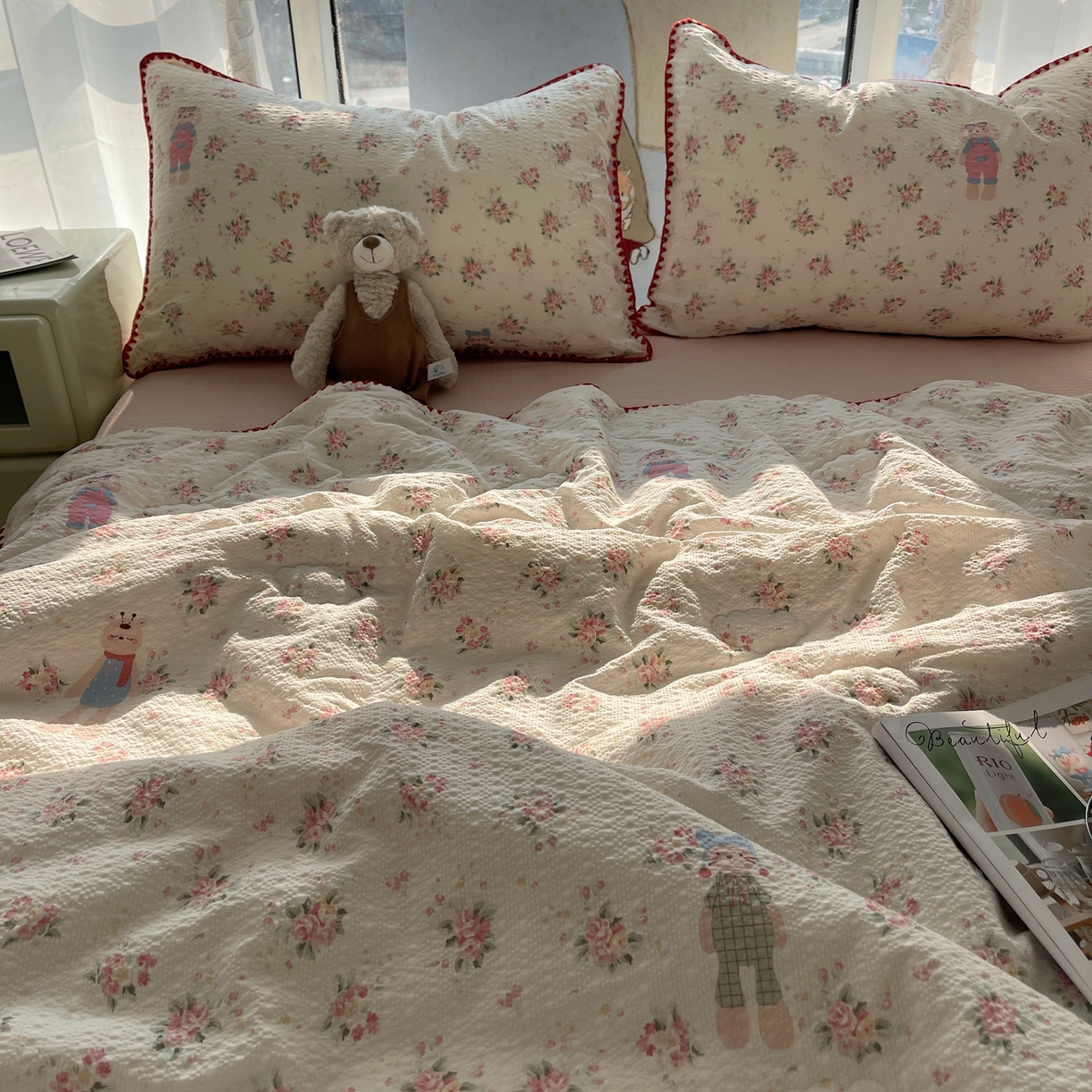 91家纺网 家纺一手货源 找家纺 几禾 2026春夏新款泡芙纱贝壳边夏被夏凉被空调被四件套 欧包-甜卷兔兔