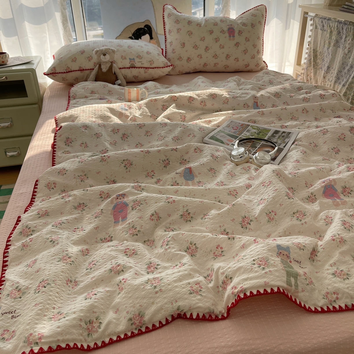 91家纺网 家纺一手货源 找家纺 几禾 2026春夏新款泡芙纱贝壳边夏被夏凉被空调被四件套 欧包-甜卷兔兔