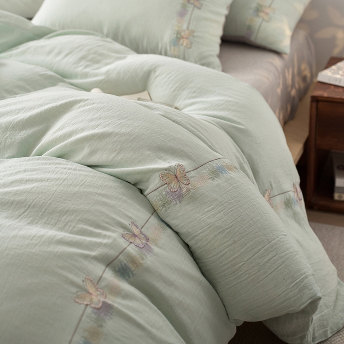 91家纺网 家纺一手货源 找家纺 卡姿家纺 2026春夏天丝棉麻裸感超柔四件套— 梦蝶 梦蝶浅蓝