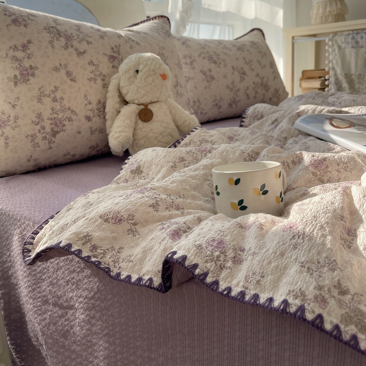 91家纺网 家纺一手货源 找家纺 几禾 2026春夏新款泡芙纱贝壳边夏被夏凉被空调被四件套 欧包-柔紫碎花屿