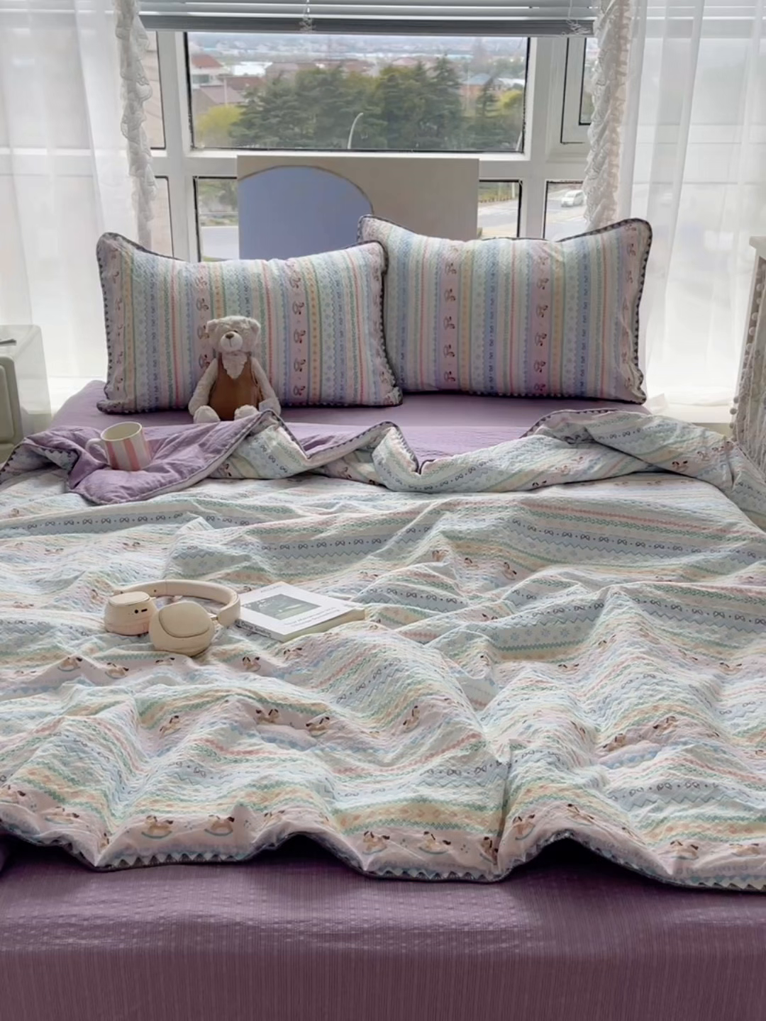 91家纺网 家纺一手货源 找家纺 几禾 2026春夏新款泡芙纱贝壳边夏被夏凉被空调被四件套 欧包-甜心木马卷