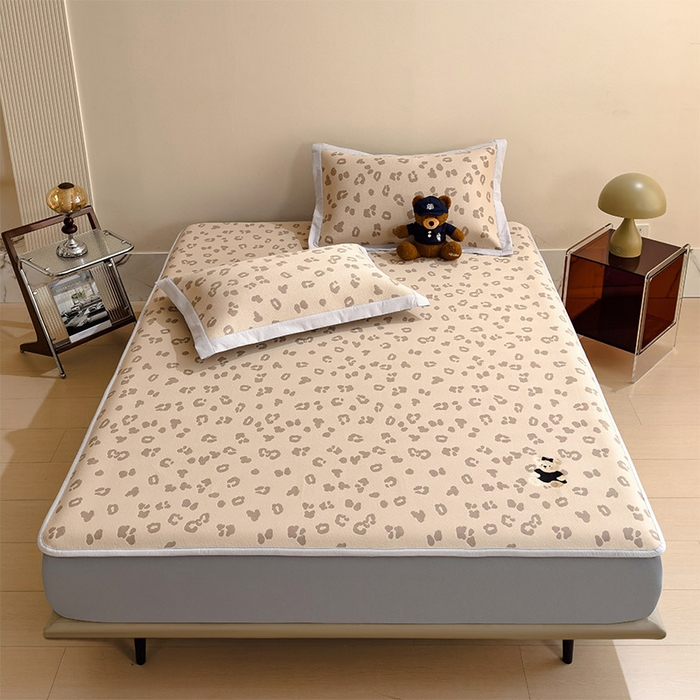 91家纺网 家纺一手货源 找家纺 几禾 2026春夏新款豹纹刺绣凉席空调软席凉席席子 小熊豹豹-咖 床笠款