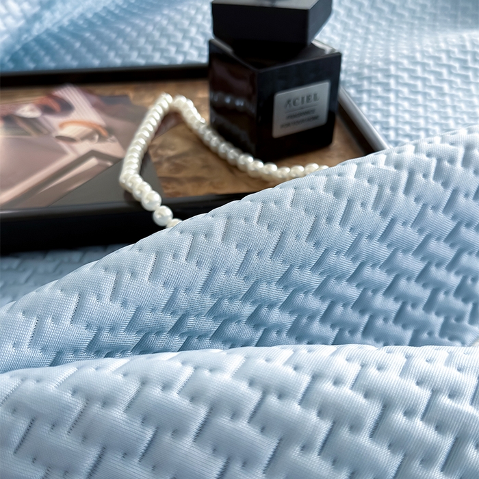 91家纺网 家纺一手货源 找家纺 人人爱家纺 2026新款冰豆豆刺绣软凉席 富士山-天蓝