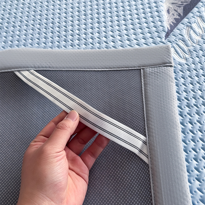 91家纺网 家纺一手货源 找家纺 人人爱家纺 2026新款冰豆豆刺绣软凉席 富士山-天蓝