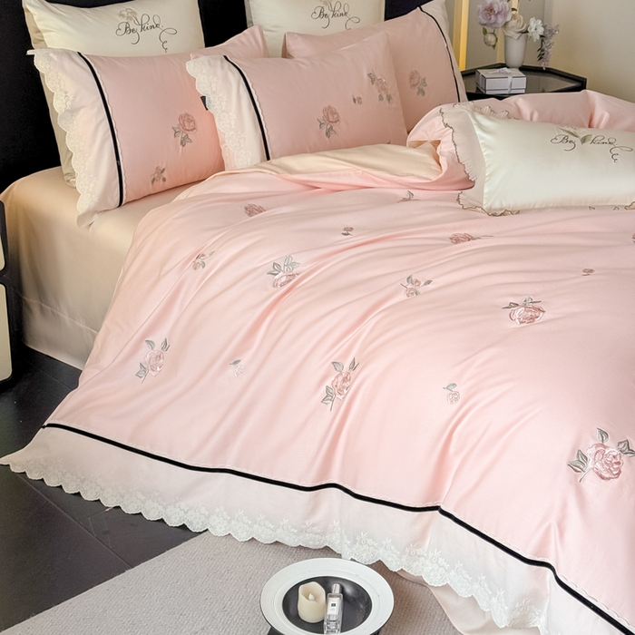 91家纺网 家纺一手货源 找家纺 卡姿家纺 2026春夏全棉小法式气质款刺绣四件套—菲琳 菲琳粉