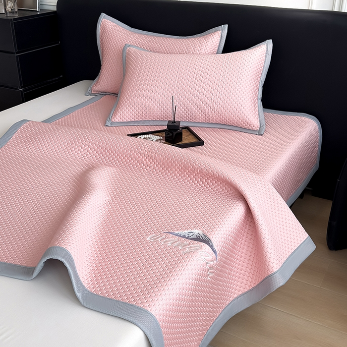 91家纺网 家纺一手货源 找家纺 人人爱家纺 2026新款冰豆豆刺绣软凉席 富士山-粉