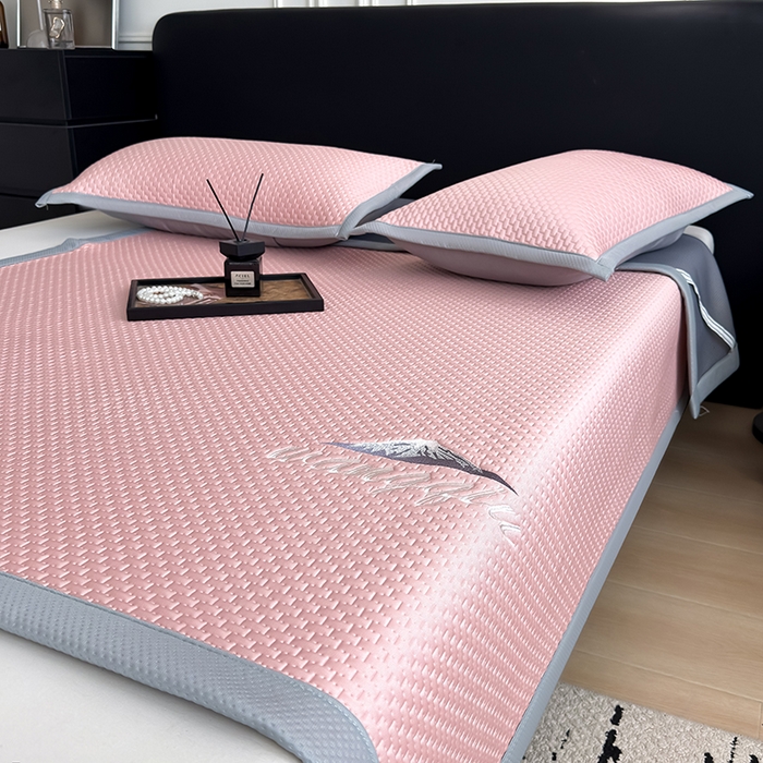 91家纺网 家纺一手货源 找家纺 人人爱家纺 2026新款冰豆豆刺绣软凉席 富士山-粉