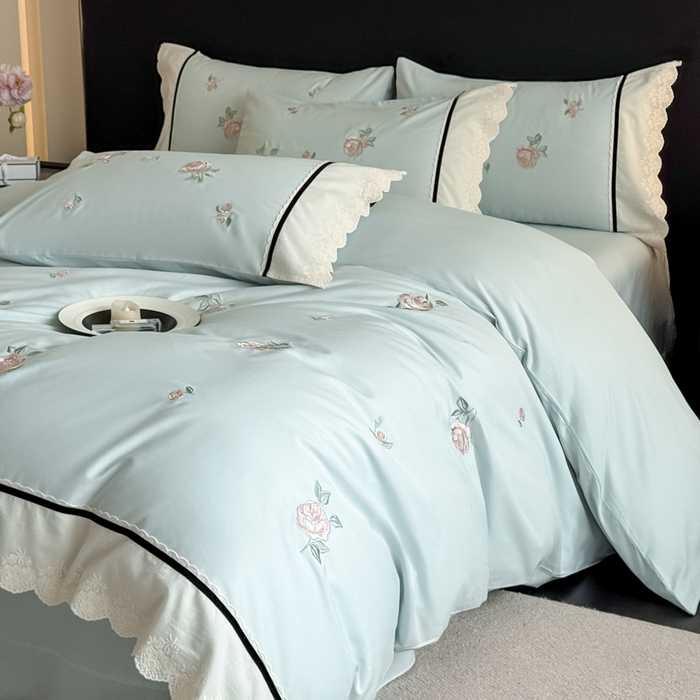 91家纺网 家纺一手货源 找家纺 卡姿家纺 2026春夏全棉小法式气质款刺绣四件套—菲琳 菲琳蓝