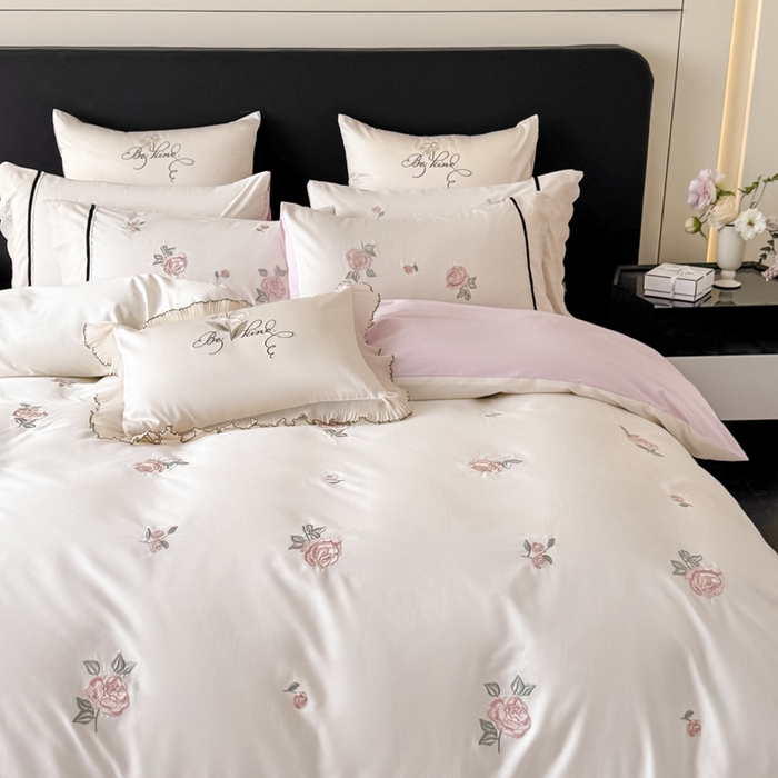 91家纺网 家纺一手货源 找家纺 卡姿家纺 2026春夏全棉小法式气质款刺绣四件套—菲琳 菲琳奶白