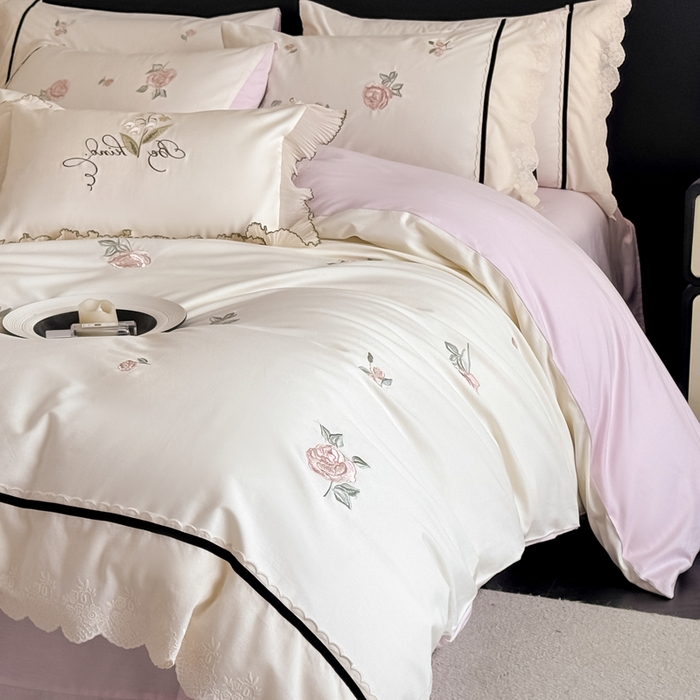 91家纺网 家纺一手货源 找家纺 卡姿家纺 2026春夏全棉小法式气质款刺绣四件套—菲琳 菲琳奶白