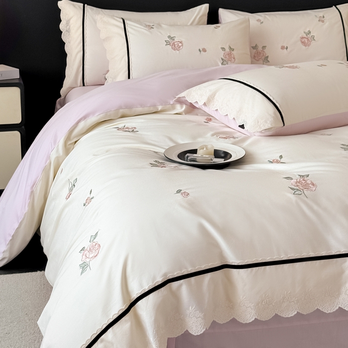 91家纺网 家纺一手货源 找家纺 卡姿家纺 2026春夏全棉小法式气质款刺绣四件套—菲琳 菲琳奶白