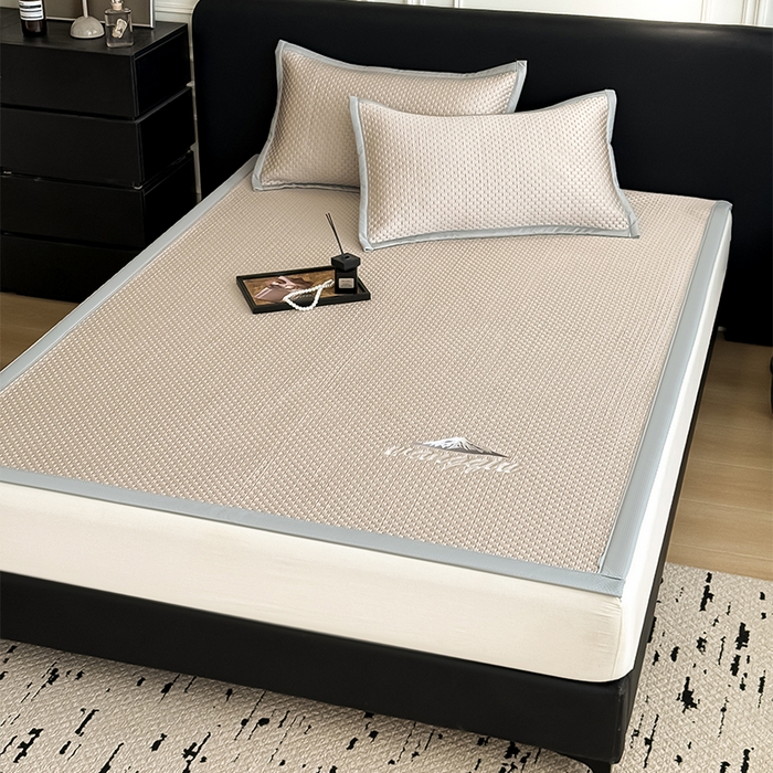 91家纺网 家纺一手货源 找家纺 人人爱家纺 2026新款冰豆豆刺绣软凉席 富士山-咖