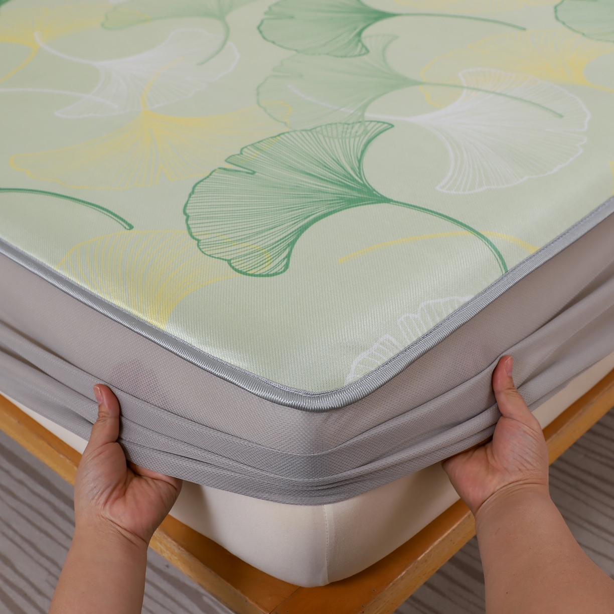 91家纺网 家纺一手货源 找家纺 （总）小萌虎 2026新款碳光冰丝凉席床笠款拍法二