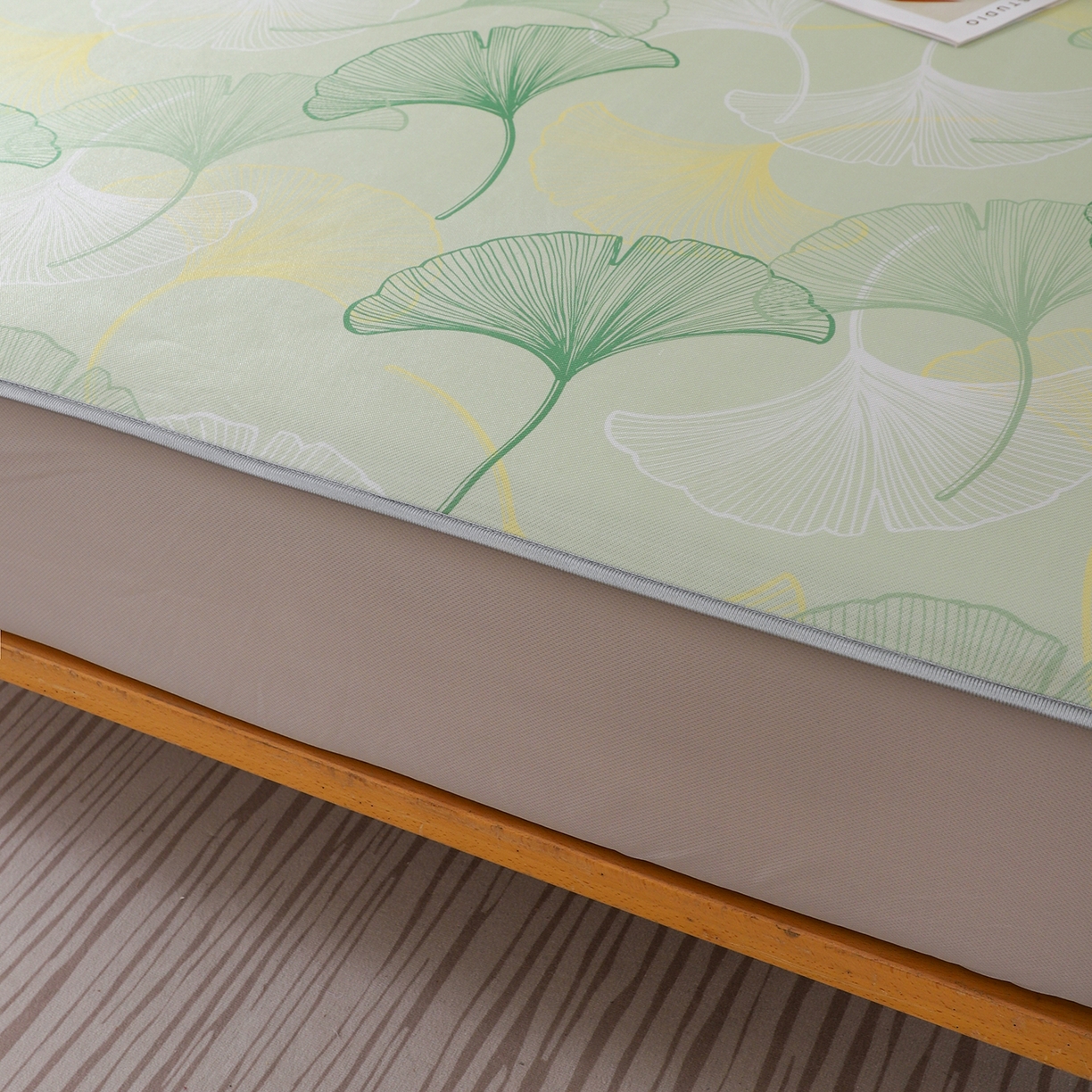 91家纺网 家纺一手货源 找家纺 （总）小萌虎 2026新款碳光冰丝凉席床笠款拍法二