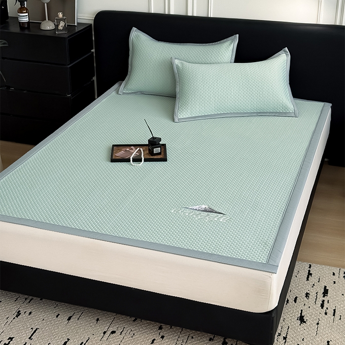 91家纺网 家纺一手货源 找家纺 人人爱家纺 2026新款冰豆豆刺绣软凉席 富士山-抹茶绿