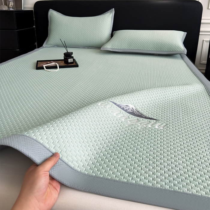 91家纺网 家纺一手货源 找家纺 人人爱家纺 2026新款冰豆豆刺绣软凉席 富士山-抹茶绿