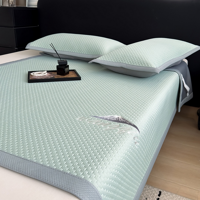 91家纺网 家纺一手货源 找家纺 人人爱家纺 2026新款冰豆豆刺绣软凉席 富士山-抹茶绿