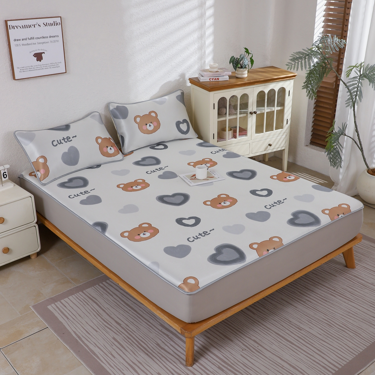 91家纺网 家纺一手货源 找家纺 小萌虎 2026新款碳光冰丝凉席床笠款拍法二 爱心熊