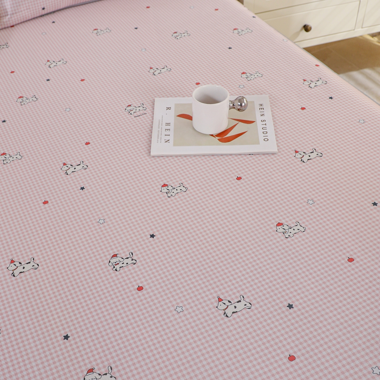 91家纺网 家纺一手货源 找家纺 小萌虎 2026新款碳光冰丝凉席床笠款拍法二 斑点狗-粉