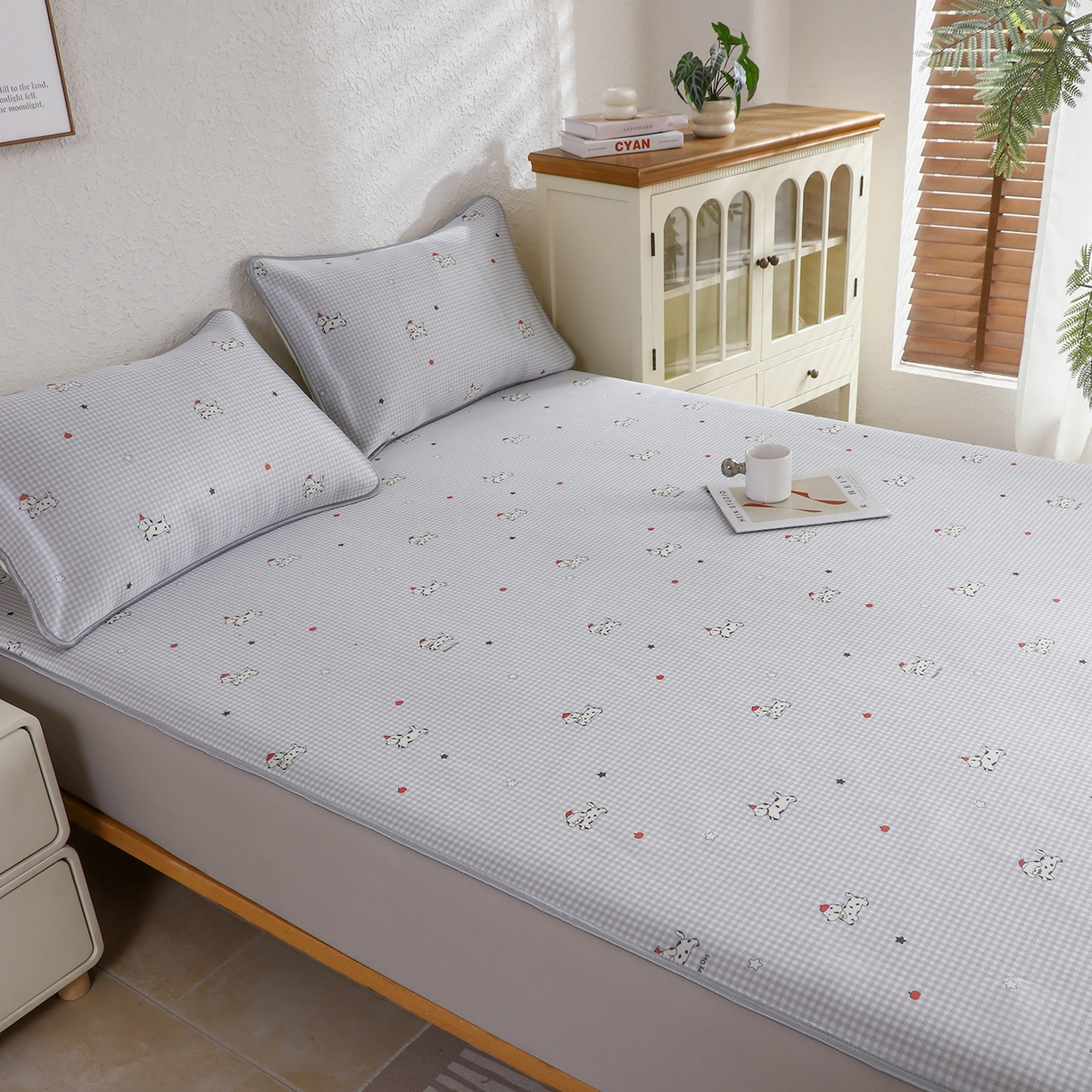 91家纺网 家纺一手货源 找家纺 小萌虎 2026新款碳光冰丝凉席床笠款拍法二 斑点狗-灰