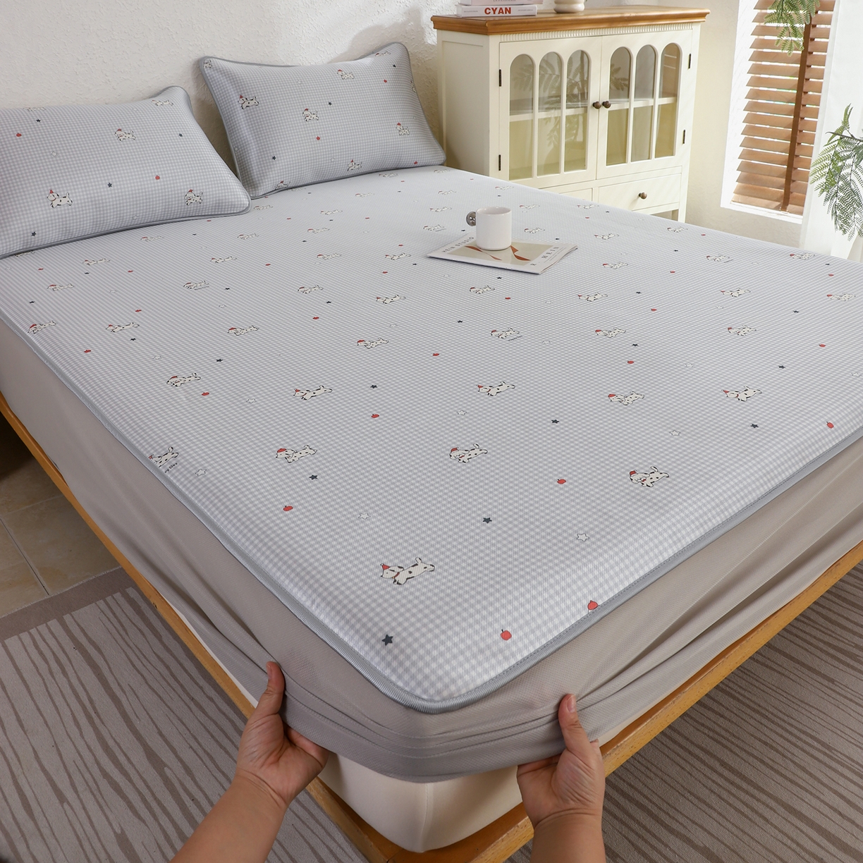 91家纺网 家纺一手货源 找家纺 小萌虎 2026新款碳光冰丝凉席床笠款拍法二 斑点狗-灰