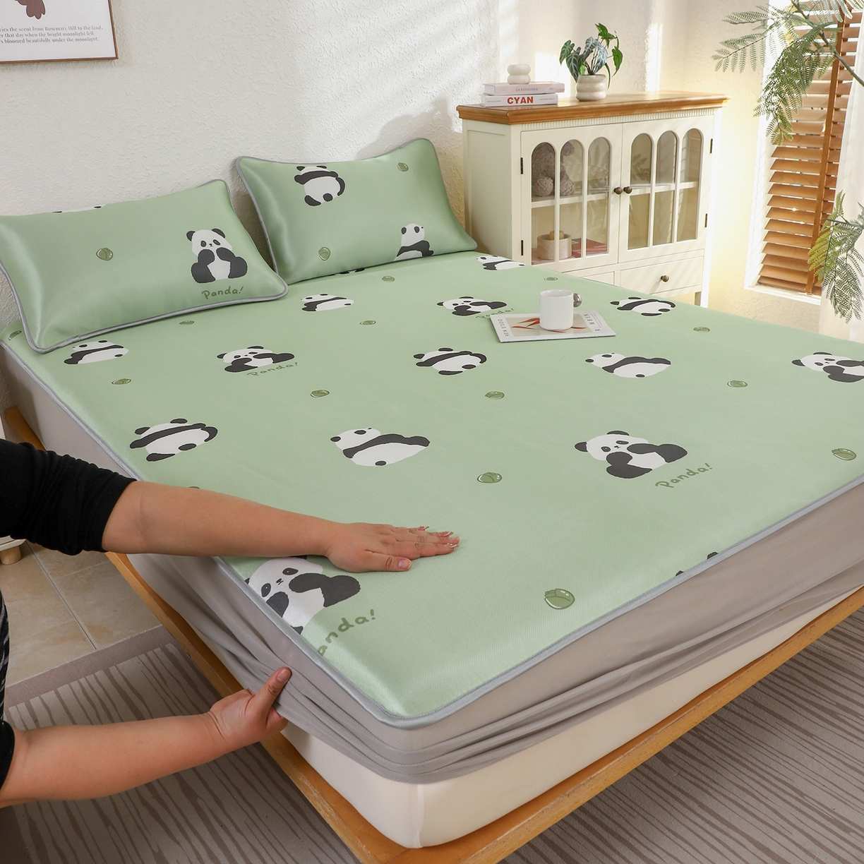 91家纺网 家纺一手货源 找家纺 小萌虎 2026新款碳光冰丝凉席床笠款拍法二 大熊猫