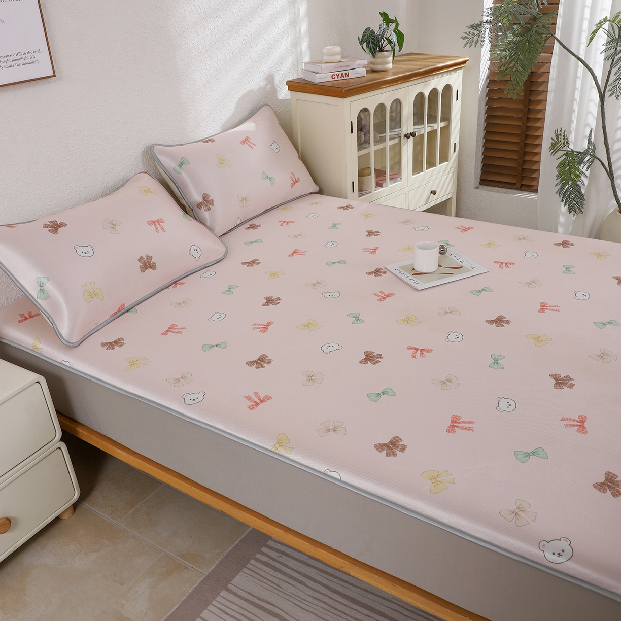 91家纺网 家纺一手货源 找家纺 小萌虎 2026新款碳光冰丝凉席床笠款拍法二 蝴蝶结小熊