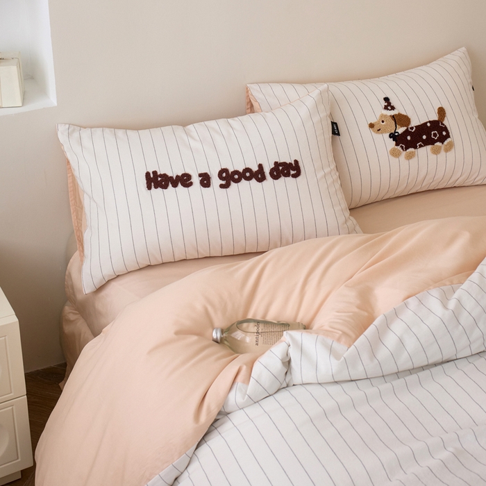 91家纺网 家纺一手货源 找家纺 卡姿家纺 全棉色织水洗棉毛巾绣四件套—小狗约克 小狗约克-黑细条纹