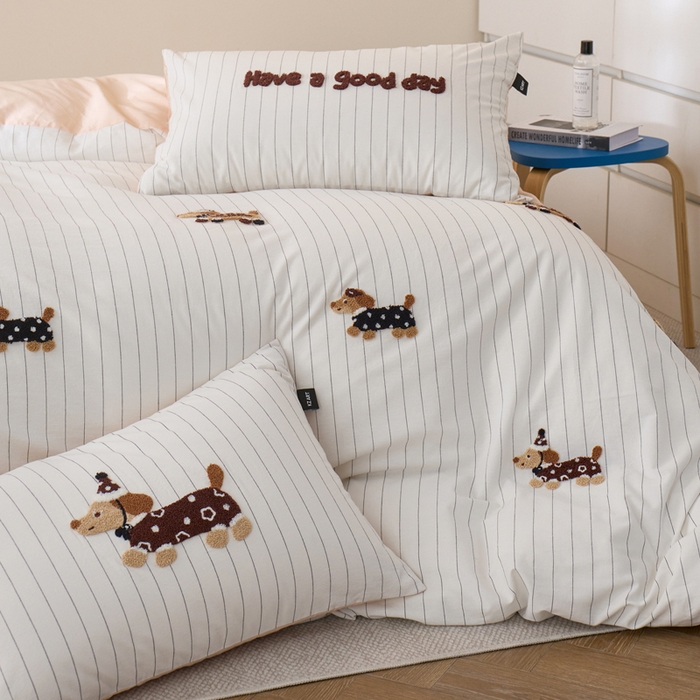 91家纺网 家纺一手货源 找家纺 卡姿家纺 全棉色织水洗棉毛巾绣四件套—小狗约克 小狗约克-黑细条纹