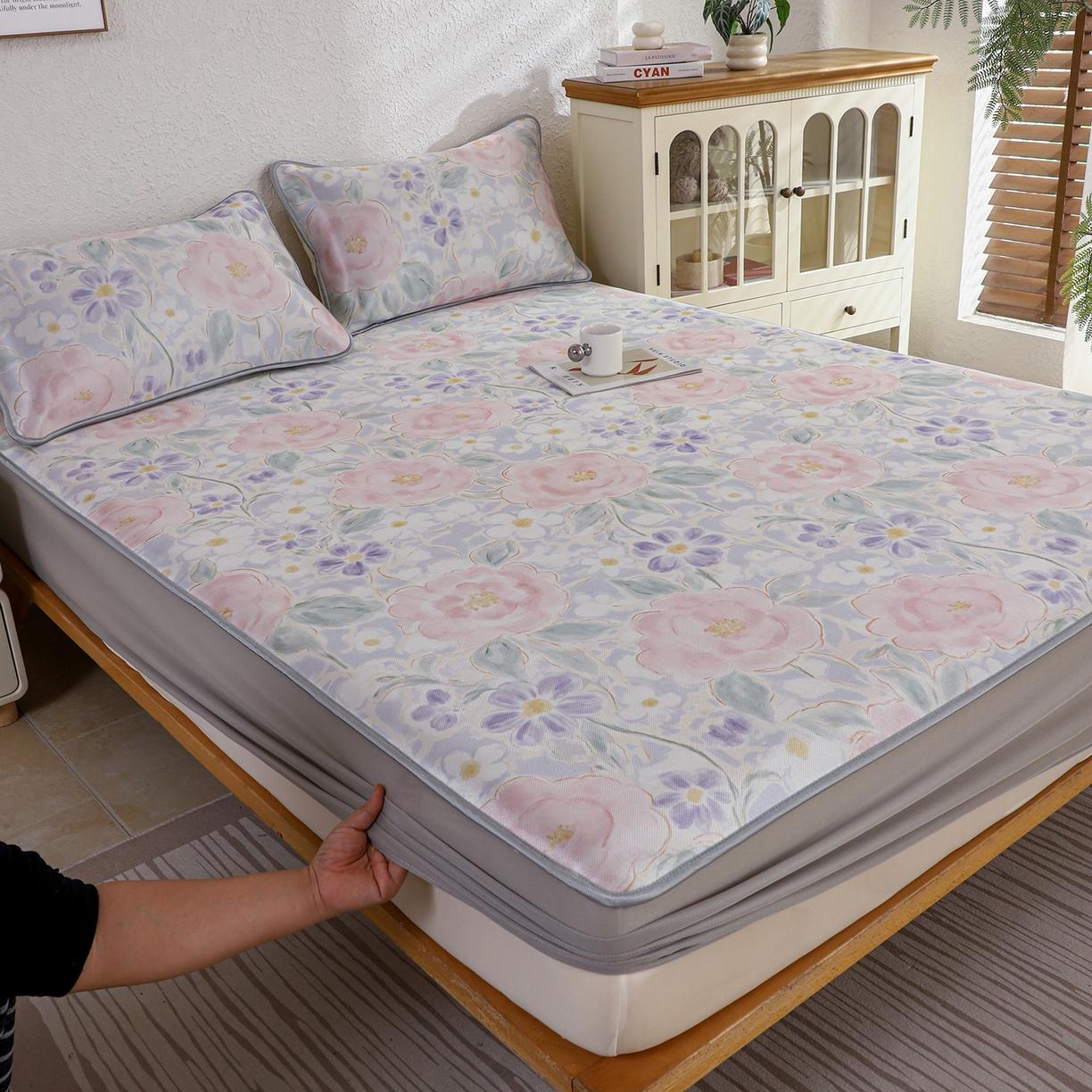 91家纺网 家纺一手货源 找家纺 小萌虎 2026新款碳光冰丝凉席床笠款拍法二 花田