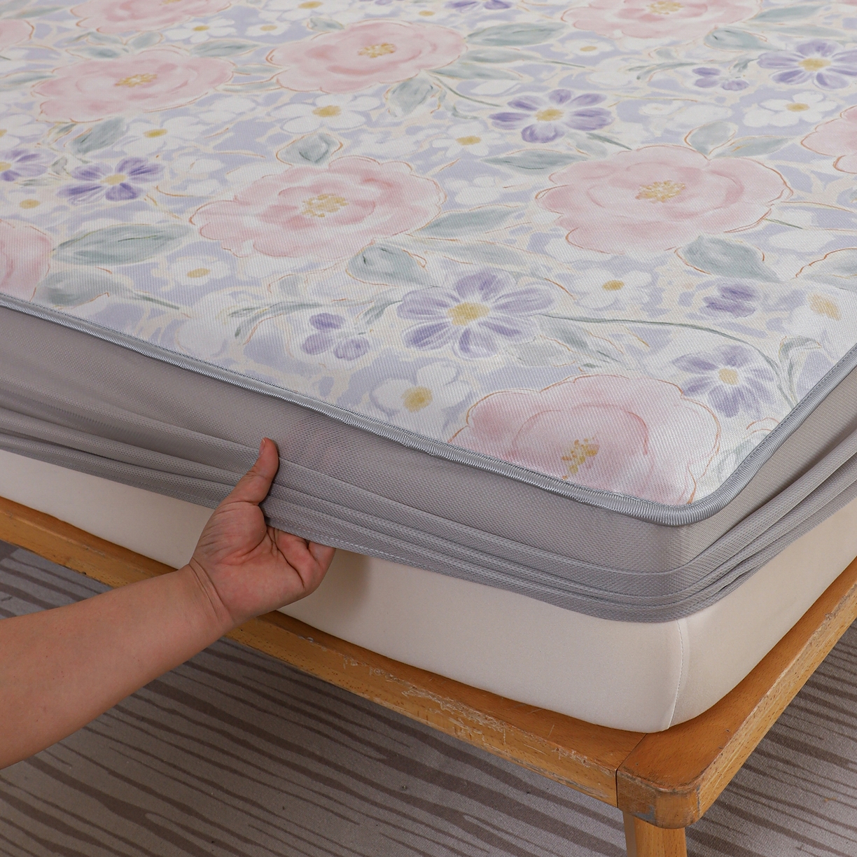 91家纺网 家纺一手货源 找家纺 小萌虎 2026新款碳光冰丝凉席床笠款拍法二 花田