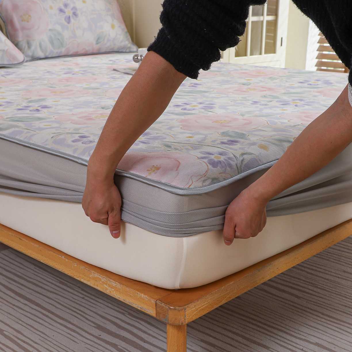 91家纺网 家纺一手货源 找家纺 小萌虎 2026新款碳光冰丝凉席床笠款拍法二 花田