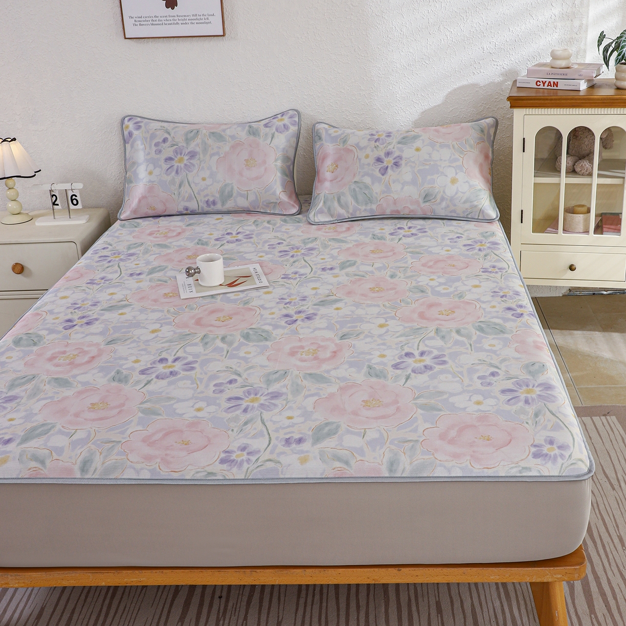 91家纺网 家纺一手货源 找家纺 小萌虎 2026新款碳光冰丝凉席床笠款拍法二 花田