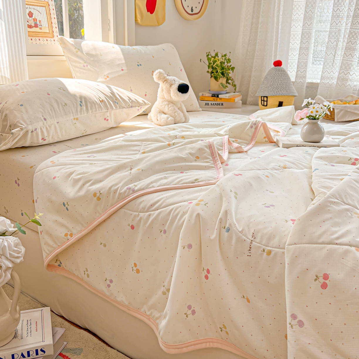 91家纺网 家纺一手货源 找家纺 希诺家居 2026新款冰肤格凉感夏被夏凉被空调被床笠四件套小冰格空调被 缤纷樱桃