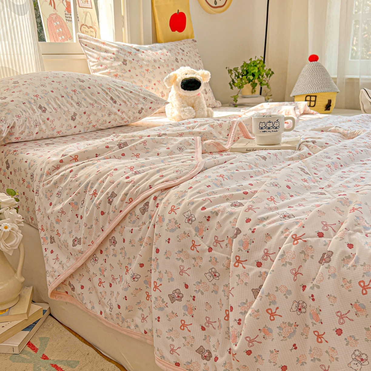 91家纺网 家纺一手货源 找家纺 希诺家居 2026新款冰肤格凉感夏被夏凉被空调被床笠四件套小冰格空调被 春日花园熊