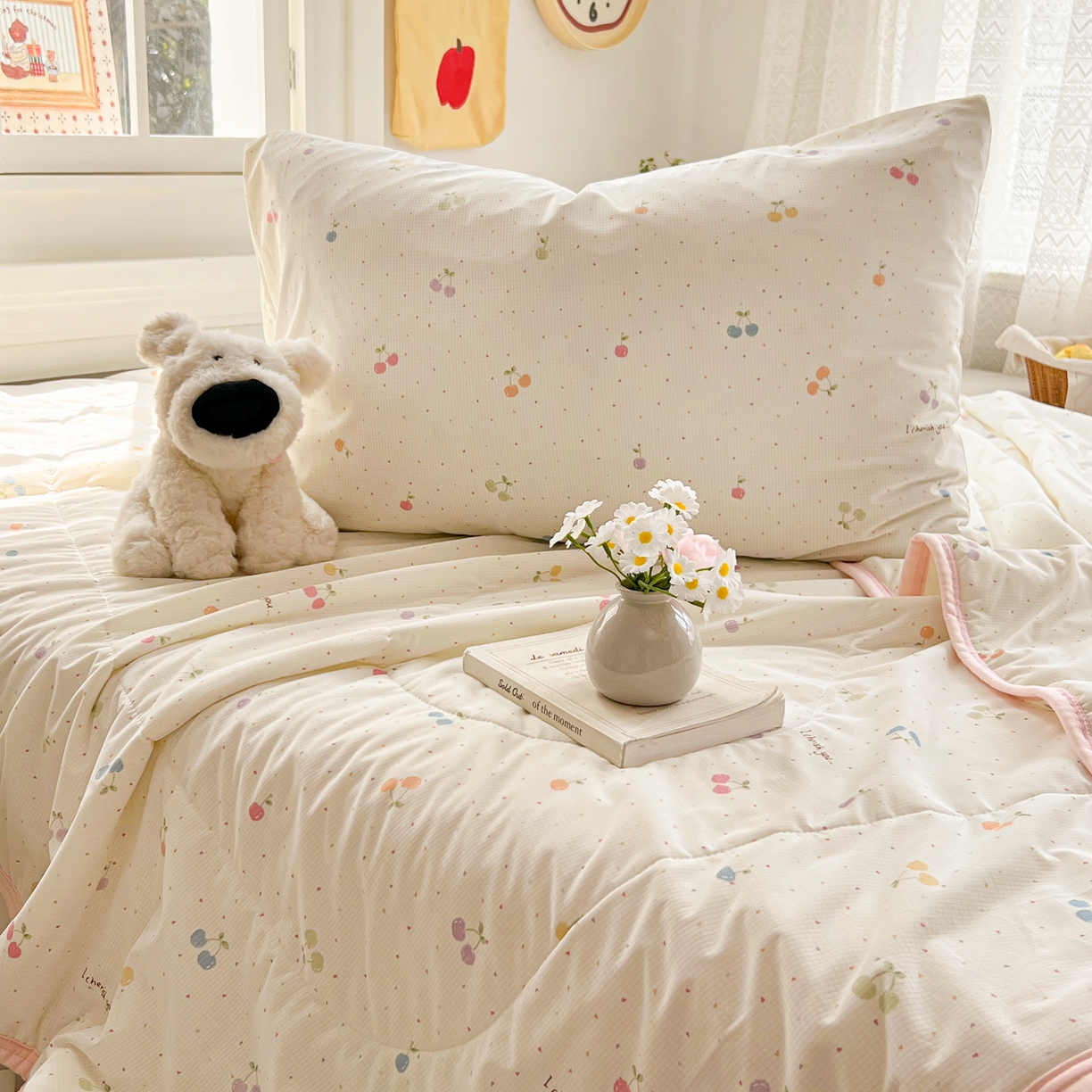 91家纺网 家纺一手货源 找家纺 希诺家居 2026新款冰肤格凉感夏被夏凉被空调被床笠四件套小冰格空调被 缤纷樱桃