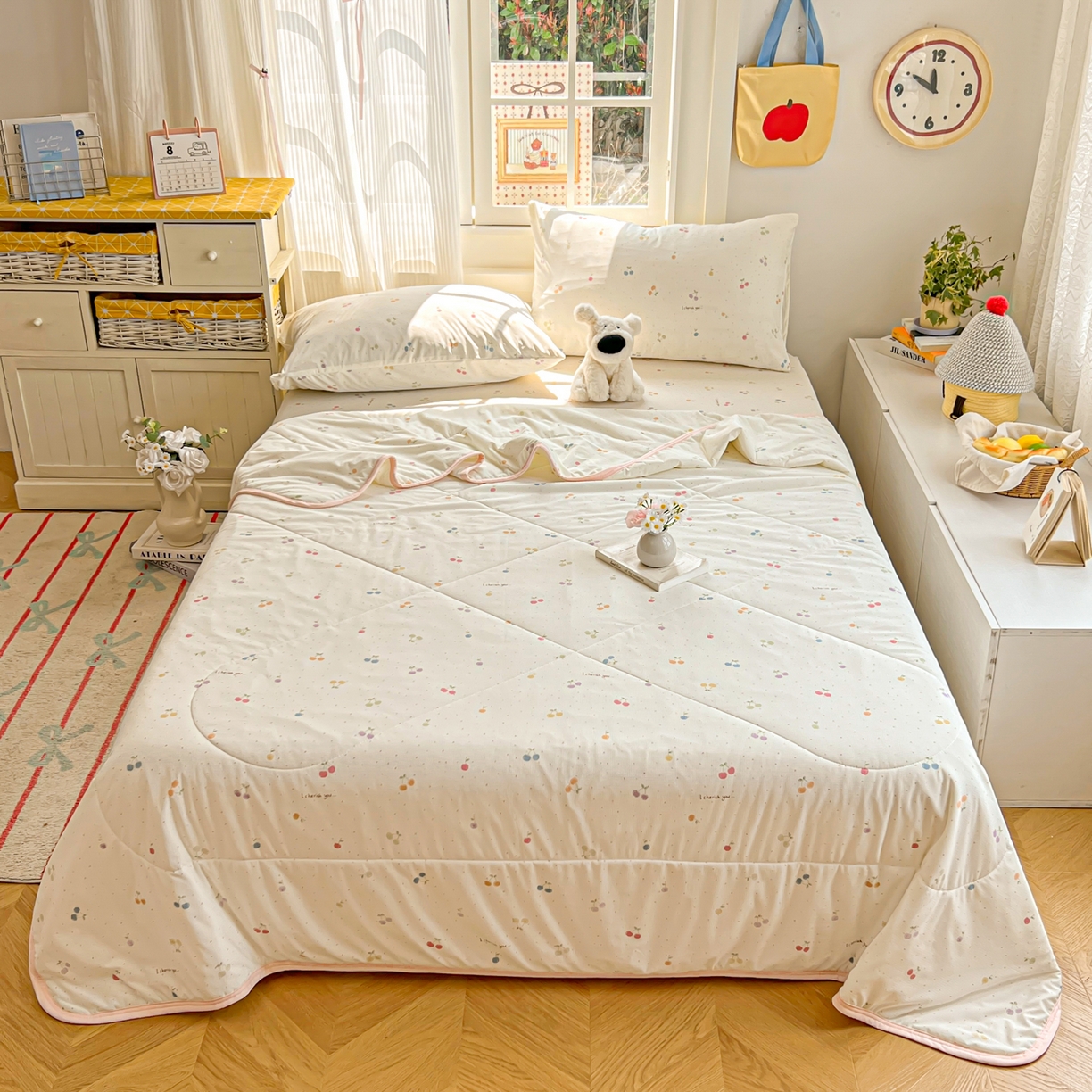 91家纺网 家纺一手货源 找家纺 希诺家居 2026新款冰肤格凉感夏被夏凉被空调被床笠四件套小冰格空调被 缤纷樱桃