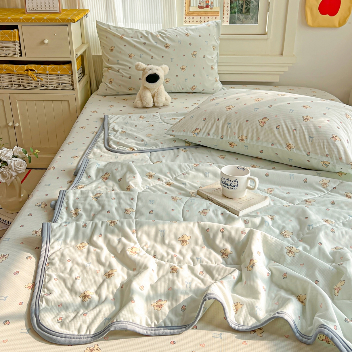 91家纺网 家纺一手货源 找家纺 希诺家居 2026新款冰肤格凉感夏被夏凉被空调被床笠四件套小冰格空调被 海盐薄荷狗