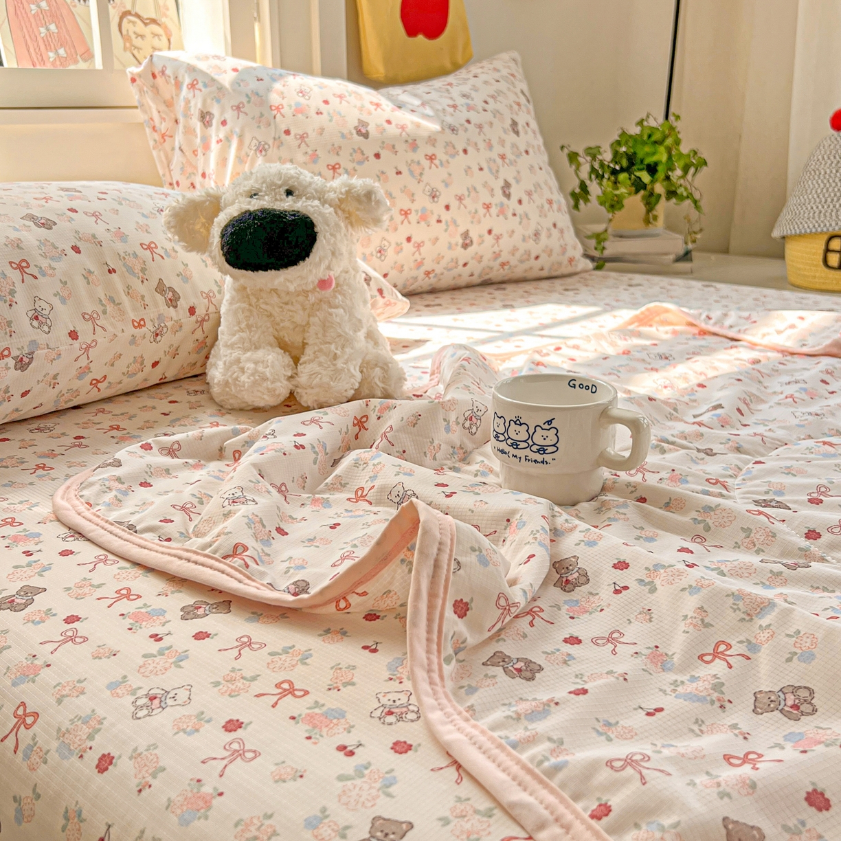 91家纺网 家纺一手货源 找家纺 希诺家居 2026新款冰肤格凉感夏被夏凉被空调被床笠四件套小冰格空调被 春日花园熊