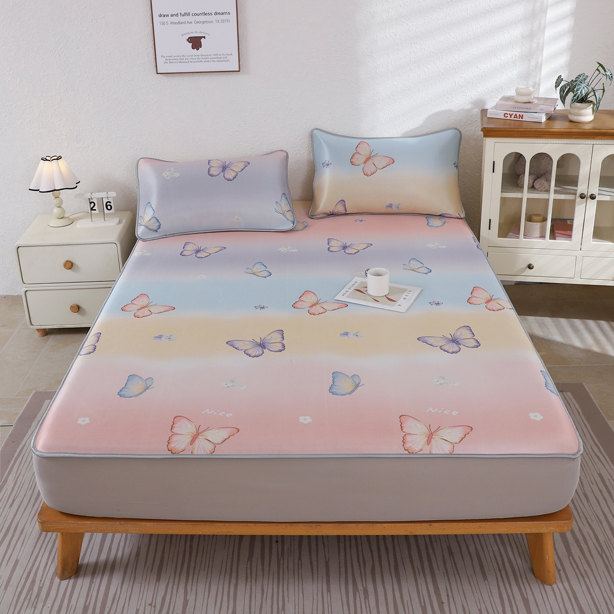 91家纺网 家纺一手货源 找家纺 小萌虎 2026新款碳光冰丝凉席床笠款拍法二 七彩蝴蝶