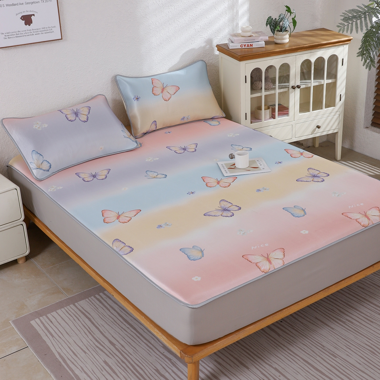 91家纺网 家纺一手货源 找家纺 小萌虎 2026新款碳光冰丝凉席床笠款拍法二 七彩蝴蝶