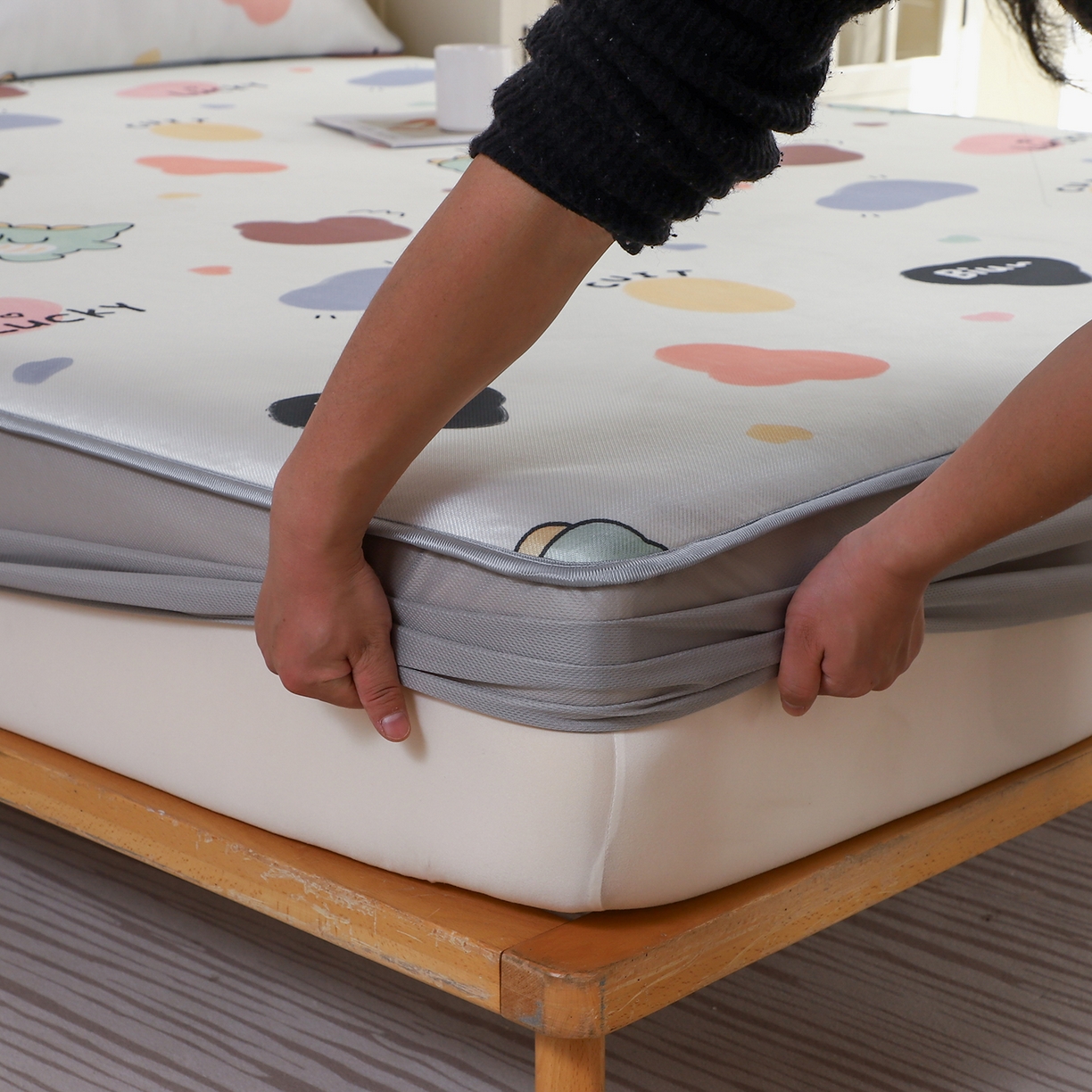 91家纺网 家纺一手货源 找家纺 小萌虎 2026新款碳光冰丝凉席床笠款拍法二 小恐龙