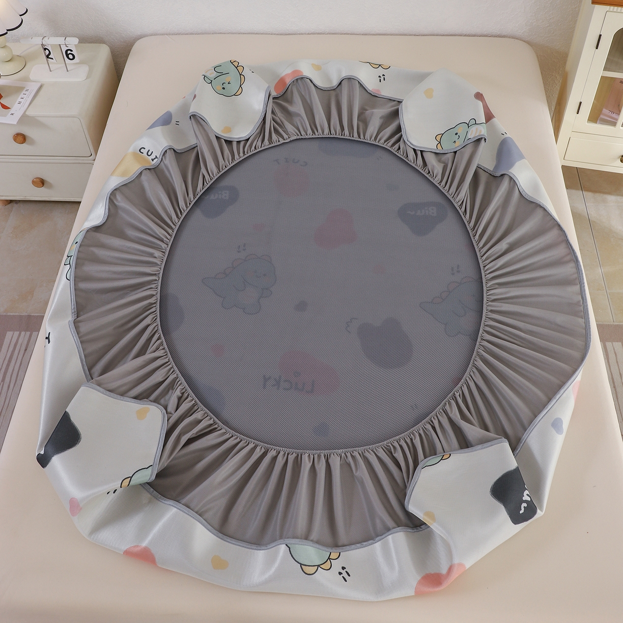 91家纺网 家纺一手货源 找家纺 小萌虎 2026新款碳光冰丝凉席床笠款拍法二 小恐龙